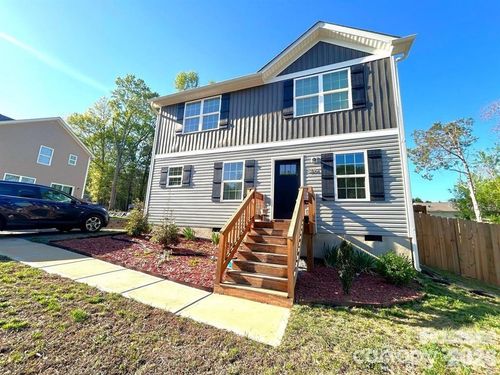 606 E Carpenter St, Dallas, NC, 28034-1832 | Card Image