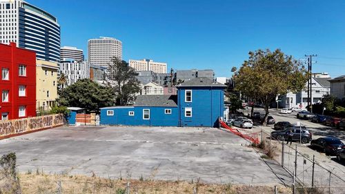 670 9th St, Oakland, CA, 94607-3657 | Card Image