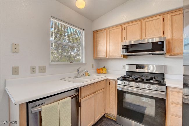 UNIT-201 - 8048 Astrology Ct, Condo with 3 bedrooms, 2 bathrooms and null parking in Las Vegas NV | Image 20