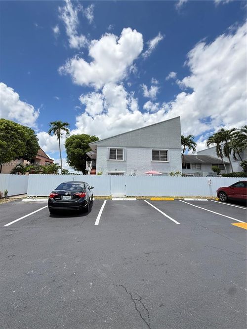 620-8480 Sw 156th Pl, Miami, FL, 33193-5032 | Card Image