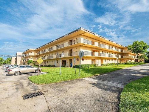 102-201 Berkley Rd, Hollywood, FL, 33024-1172 | Card Image
