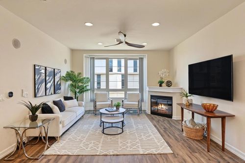 3407-1465 C, San Diego, CA, 92101 | Card Image
