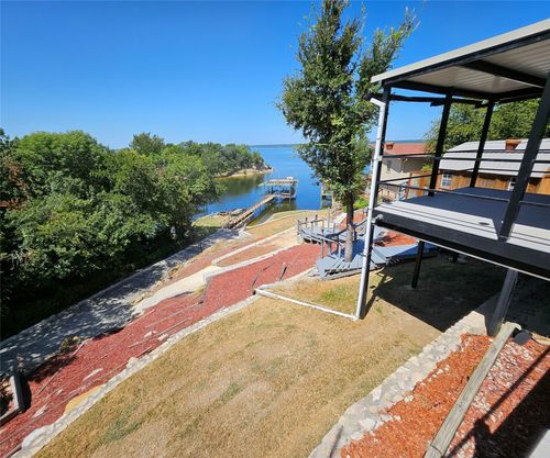 411 N Lake Shore Cir, Bridgeport, TX, 76426-4467 | Card Image