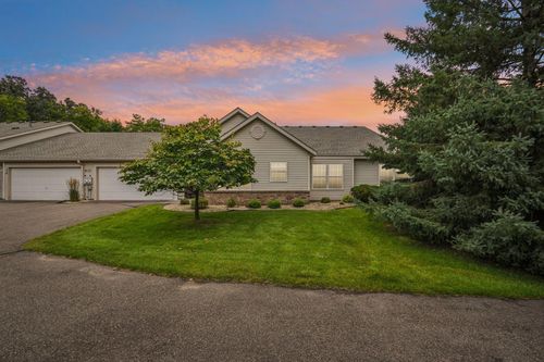 177 Wedgewood Dr, Mahtomedi, MN, 55115-2701 | Card Image