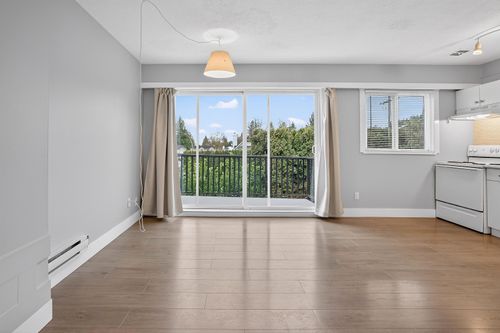 18-21555 Dewdney Trunk Rd, Maple Ridge, BC, V2X3G6 | Card Image