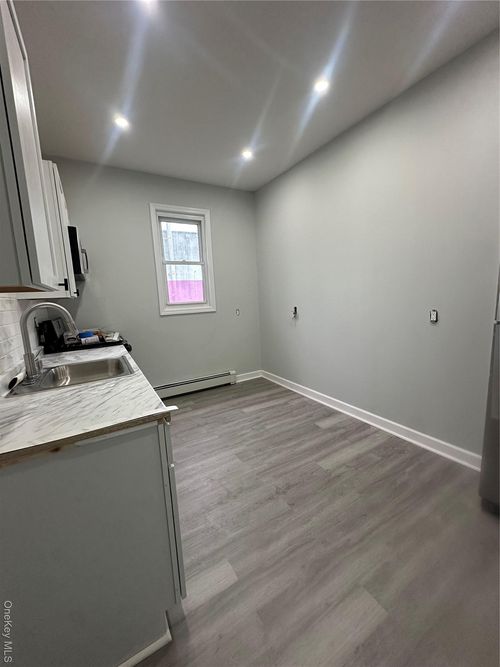 1761 New York Ave, Huntington Station, NY, 11746-2407 | Card Image