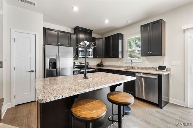 10909 Genito Square Dr, Townhouse with 3 bedrooms, 3 bathrooms and null parking in Midlothian VA | Image 9