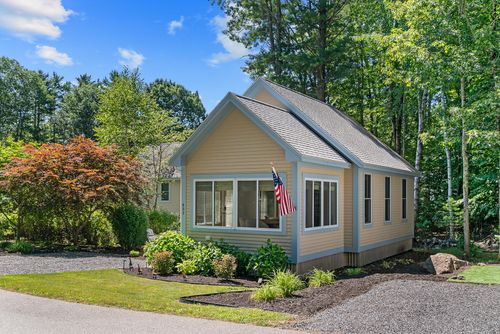 409-1 Old County Rd, Wells, ME, 04090-4940 | Card Image