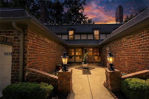 10228 Robinson St, Overland Park, KS, 66212-2512 | Card Image