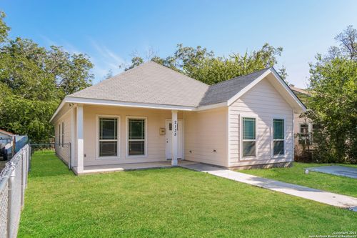 2135 E Crockett St, San Antonio, TX, 78202-3210 | Card Image