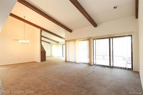 4458 Southmoor Ln, West Bloomfield, MI, 48323-3132 | Card Image