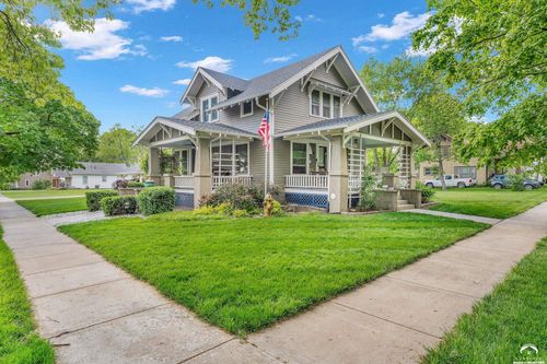 640 Oak St, Wellsville, KS, 66092-8828 | Card Image