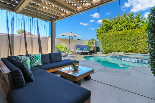 21 Ensenada Ln, Palm Desert, CA, 92260-1623 | Card Image