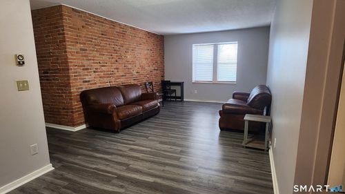 apt-d3-18 Townley St, Hartford, CT, 06105-1865 | Card Image