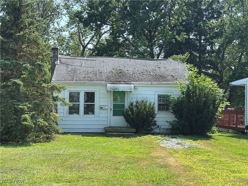 4748 Glenn Lodge Rd, Mentor, OH, 44060-1325 | Card Image