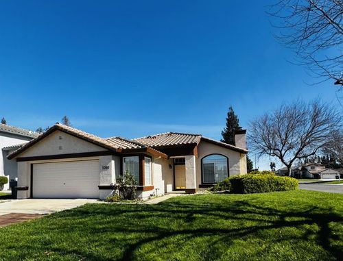 1080 Ruess Road, Ripon, CA, 95366 | Card Image