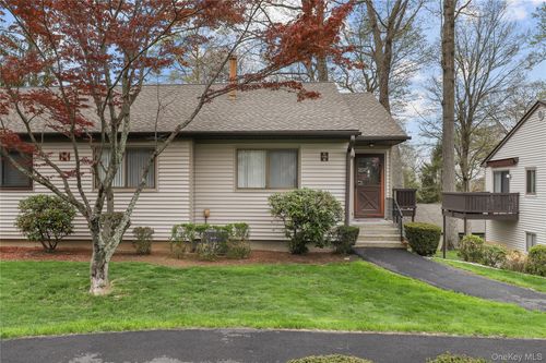d-116 Village Road, Yorktown, NY, 10598 | Card Image