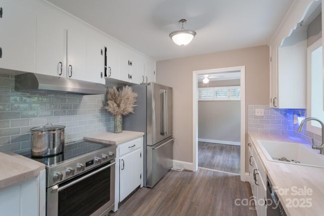 Kitchen | Image 9