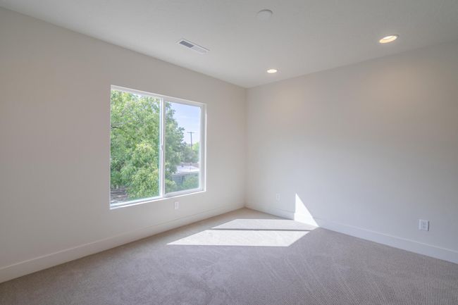 Upstairs Bedroom | Image 41