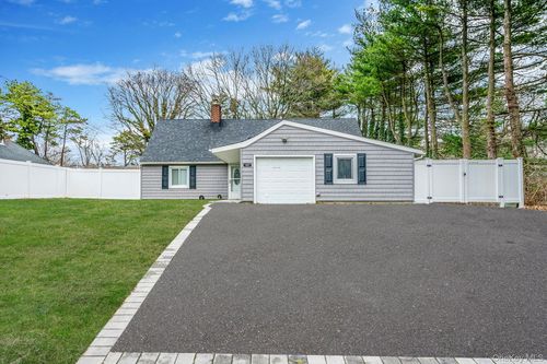 157 Serpentine Ln, Islandia, NY, 11749-1646 | Card Image