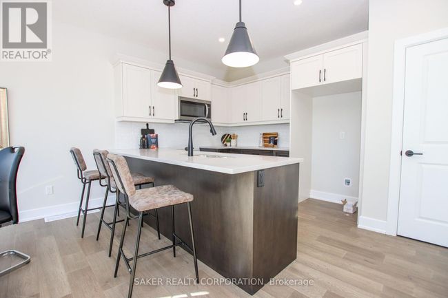587 Regent St, Townhouse with 3 bedrooms, 3 bathrooms and 3 parking in Mount Brydges ON | Image 10
