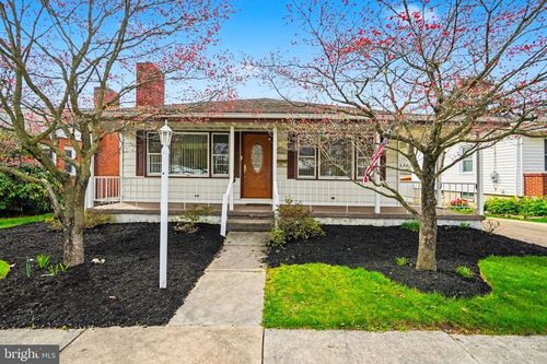 210 W Chestnut Street, CLEONA, PA, 17042 | Card Image