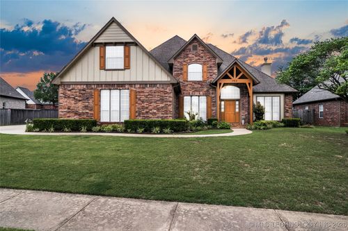 7813 Commercial St, Broken Arrow, OK, 74014-2660 | Card Image