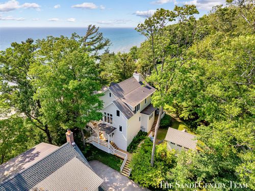 18215 Spindle Dr, Grand Haven, MI, 49417-9343 | Card Image