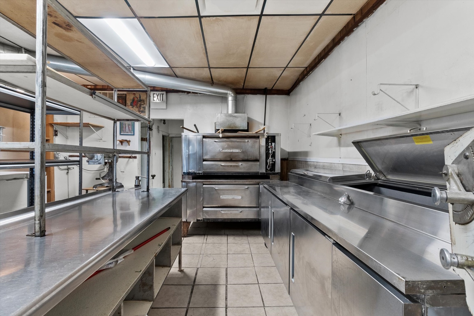 Commercial Sale in Chicago 4