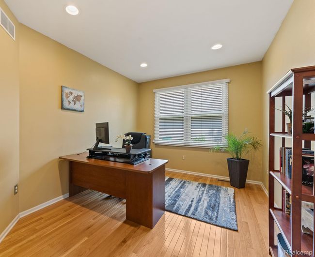 18-web-or-mls-A0109984.jpg | Image 12