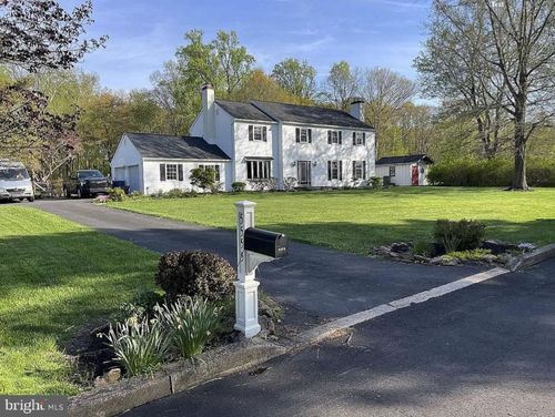 5555 Bittersweet Ln, DOYLESTOWN, PA, 18902-1429 | Card Image