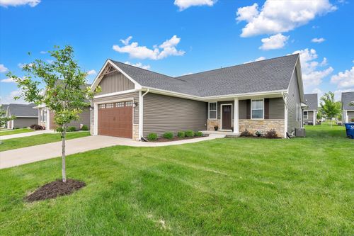 3052 Charissas Place, Bettendorf, IA, 52722 | Card Image