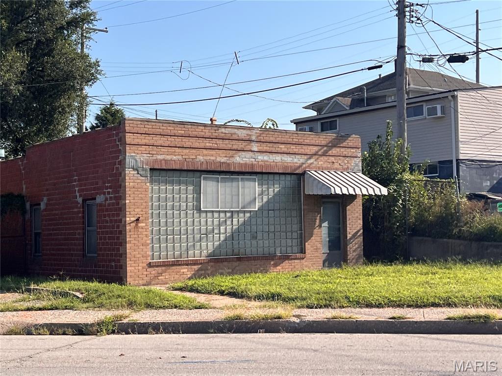 214 W Saint Louis Ave, East Alton, IL 62024