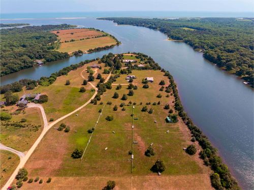 131 Pond View Farm Rd, West Tisbury, MA, 02575 | Card Image