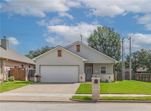 3098 Peterson Way, Bryan, TX, 77802-2894 | Card Image