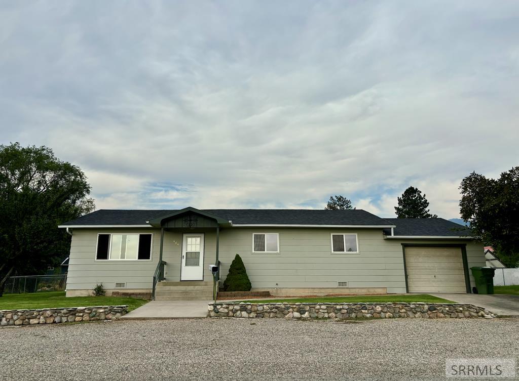 Copper St, Salmon, ID 83467