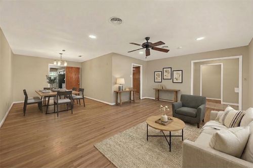 5646 Hazen St, Houston, TX, 77081-7408 | Card Image