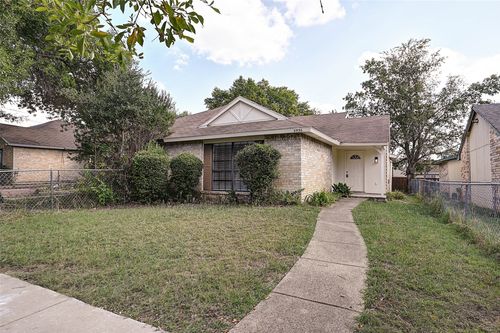 9556 Gonzales Dr, Dallas, TX, 75227-5058 | Card Image