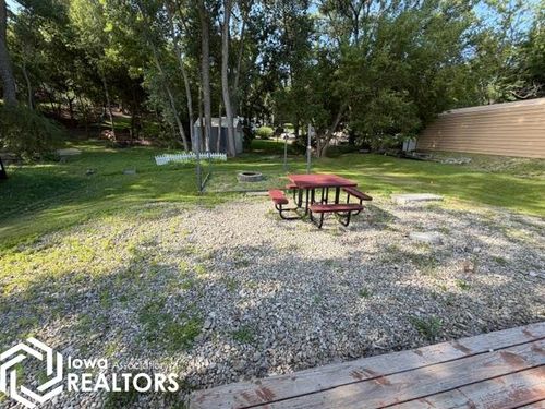 5094 County Public Rd, Brooklyn, IA, 52211-9529 | Card Image