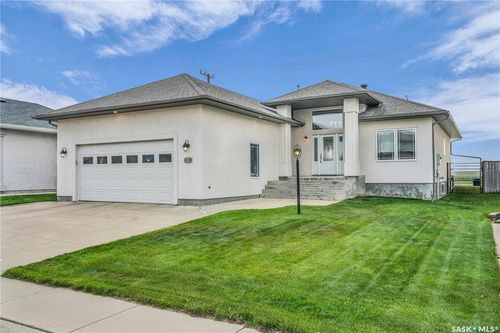 635 Jaspar Pl, Prince Albert, SK, S6V8E4 | Card Image