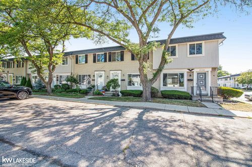 28306 Universal Dr, Warren, MI, 48092-2437 | Card Image