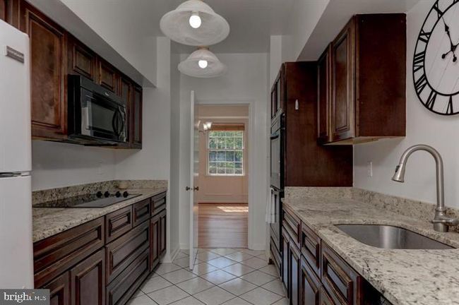 6667 Mclean Dr, Townhouse with 3 bedrooms, 4 bathrooms and null parking in Mclean VA | Image 7