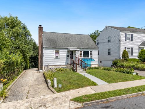 42 Jefferson Ave, White Plains, NY, 10606-1706 | Card Image