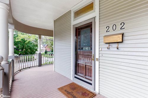202 E Thomas St, Avoca, IA, 51521-5124 | Card Image