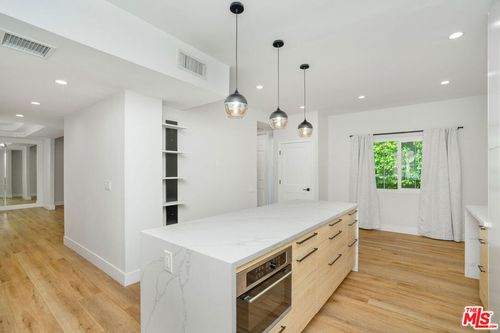 106-5923 Etiwanda Ave, Tarzana, CA, 91356 | Card Image