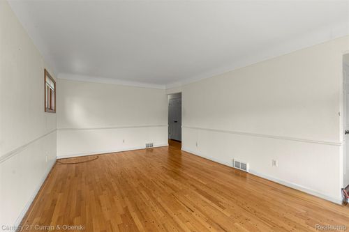 25542 W Warren St, Dearborn Heights, MI, 48127-3838 | Card Image