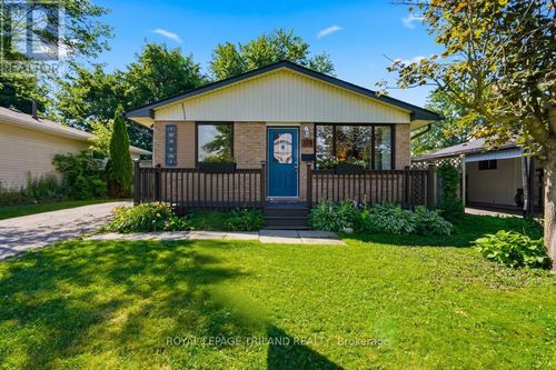 138 Fennell Cres, London, ON, N6E2E3 | Card Image