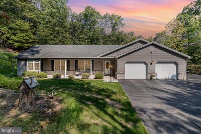 1127 Kuhn Road, House other with 3 bedrooms, 2 bathrooms and null parking in BOILING SPRINGS PA | Image 3