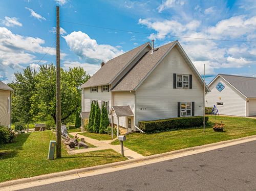305 N Grove Street, BARNEVELD, WI, 53507 | Card Image