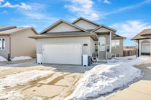 4104 74 Ave, Lloydminster, AB, T9V2H6 | Card Image